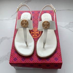 Tory Burch Flat Thong Sandals Ivory Patent Leather Size 8